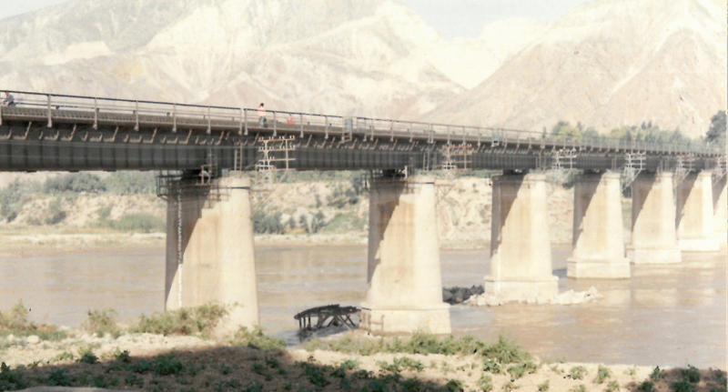 图为兰新铁路河口黄河大桥。（图片由中国国家铁路集团有限公司档案史志中心提供）