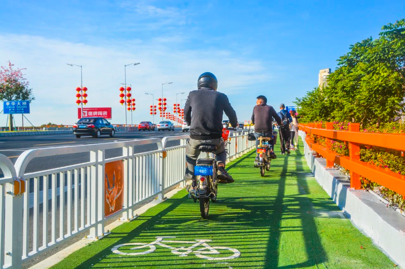 季华大桥自行车及电动自行车专用道建设