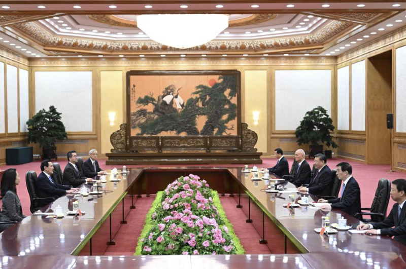 4月10日下午，中共中央总书记习近平在北京会见马英九一行。新华社记者 鞠鹏 摄