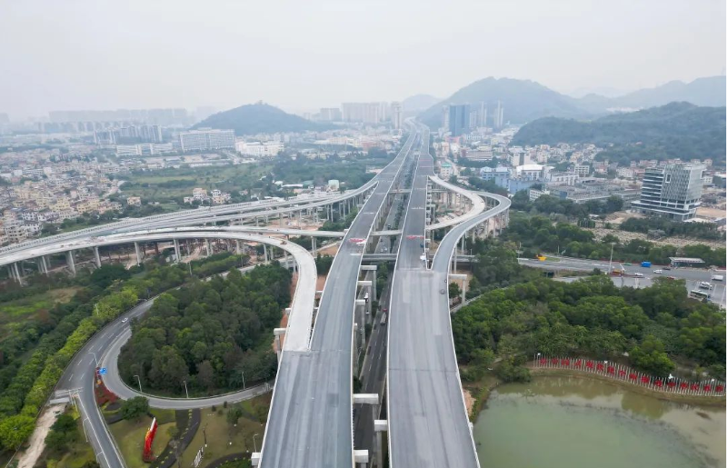 2024年1月27日，中开高速中山段实现全线贯通。图源：中山日报