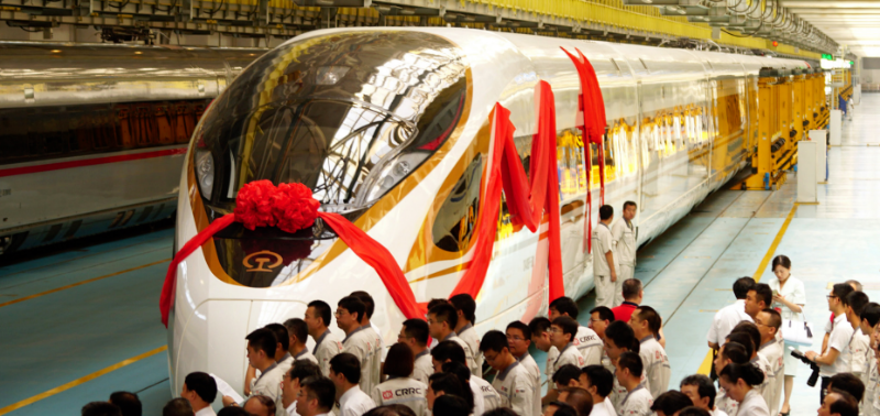 图为中国标准动车组 “复兴号” 命名仪式在北京举行。（邢广利 摄）